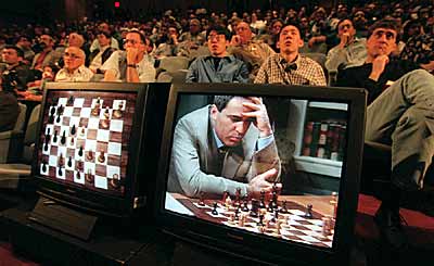 El campeón del mundo Garry Kasparov derrotado por la computadora Deep Blue, 1997